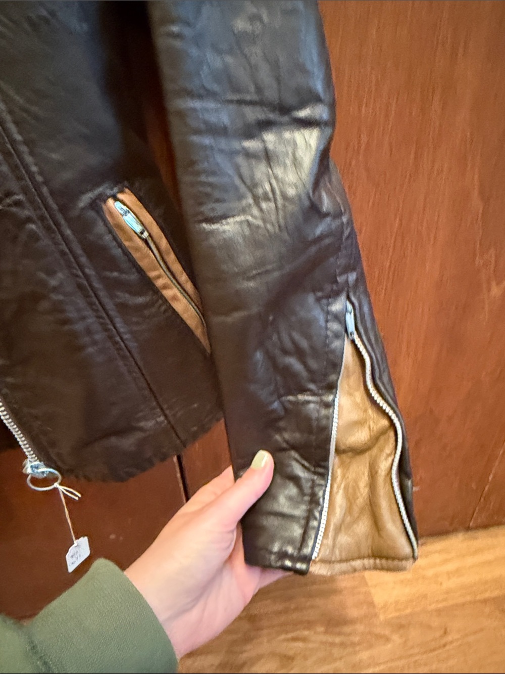 Vintage 70s the Glen Laine by Bainton Dark Brown Leather Jacket with Tan Trim - Picture 4 of 4
